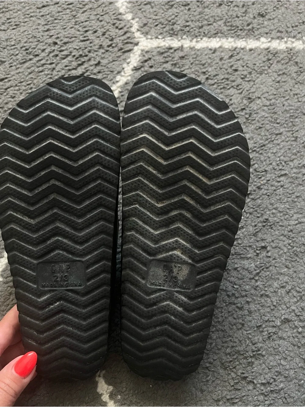 GAP Boy’s Black Double-Buckle Slide Sandals size 2/3